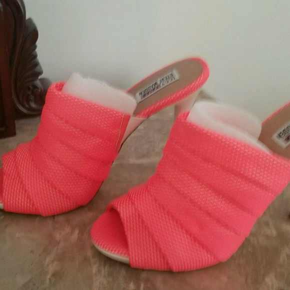 Ale - CoralIggy Azalea by Steve Madden size 10 - Picture 3 of 5